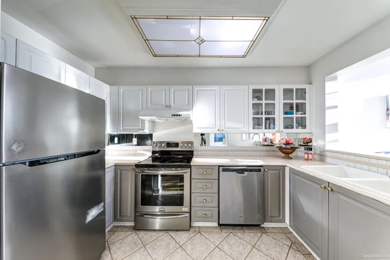 320 8880 JONES ROAD - photo 2 of 17