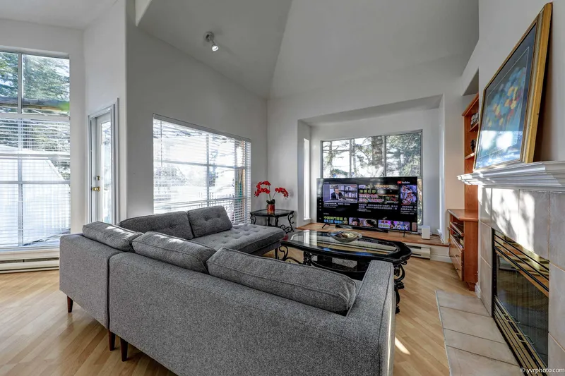 320 8880 JONES ROAD - photo 3 of 17