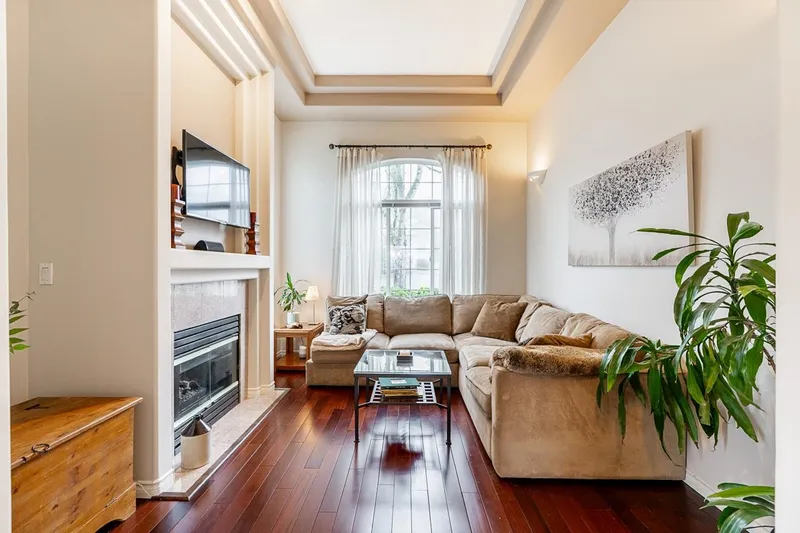 2 915 FORT FRASER RISE - photo 4 of 25