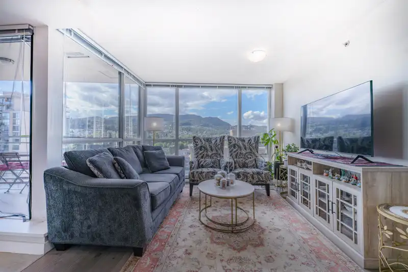 1601 2978 GLEN DRIVE - photo 2 of 40