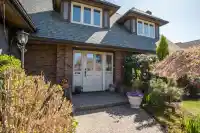 5756 GOLDENROD CRESCENT - thumbnail 2
