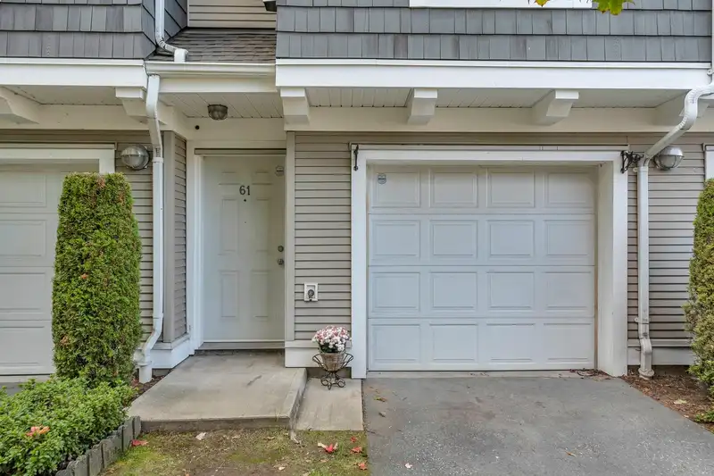 61 20760 DUNCAN WAY - photo 2 of 30