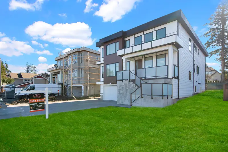 20884 48 AVENUE - photo 2 of 25