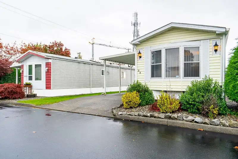 23 8670 156 STREET - photo 2 of 28