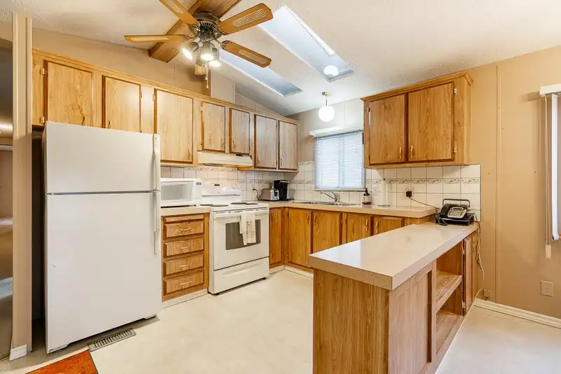 23 8670 156 STREET - photo 3 of 28