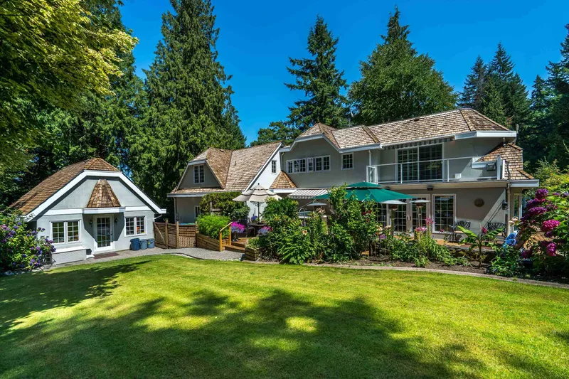 14042 28 AVENUE - photo 1 of 25