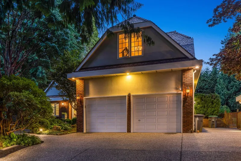 14042 28 AVENUE - photo 3 of 25