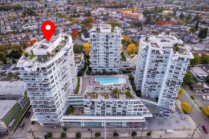 1107 2220 KINGSWAY - photo 2 of 25