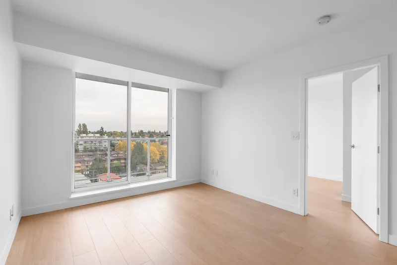 1107 2220 KINGSWAY - photo 4 of 25