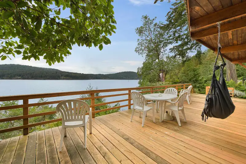524 BAY TURNABOUT - photo 2 of 37
