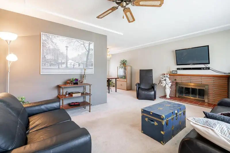 6136 IRMIN STREET - photo 3 of 39