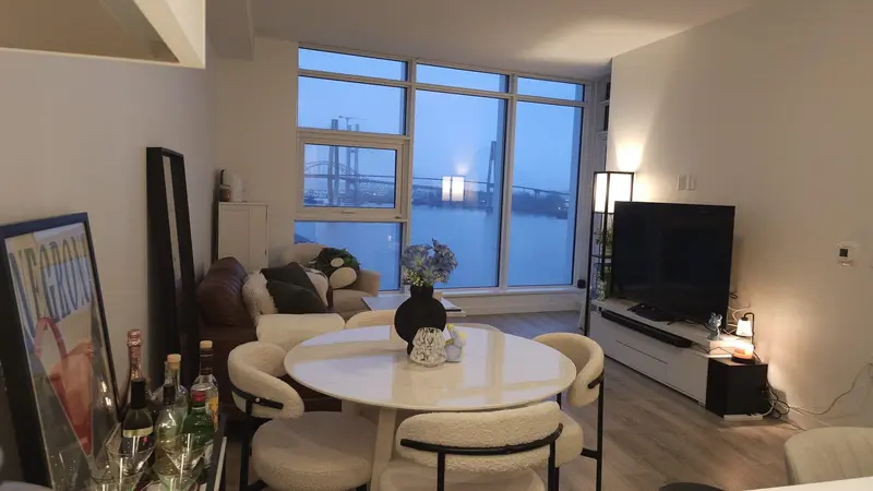 802 660 QUAYSIDE DRIVE - photo 3 of 25