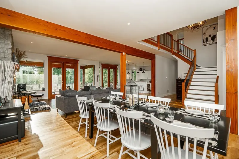 601 200 STREET - photo 3 of 25