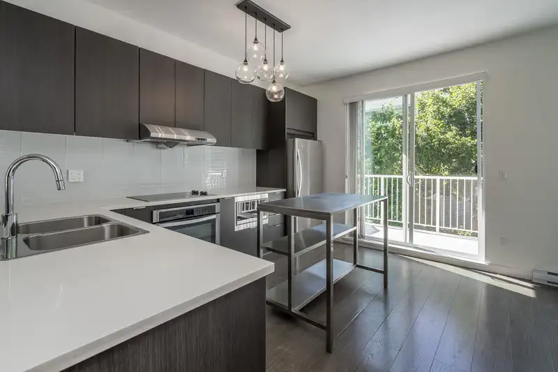 25 5550 ADMIRAL WAY - photo 1 of 37