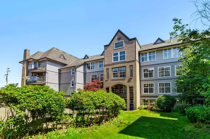 217 20200 56 AVENUE - photo 1 of 25