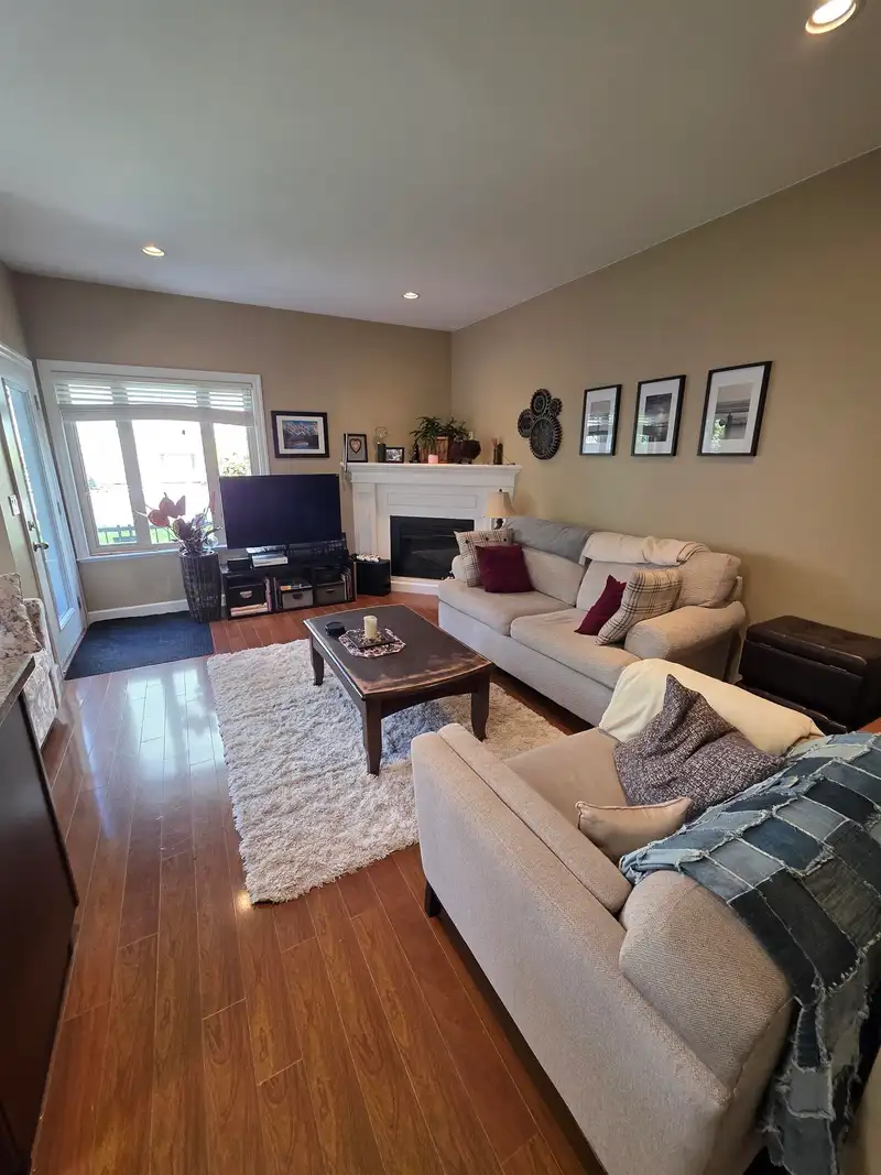 19309 67 AVENUE - photo 2 of 18