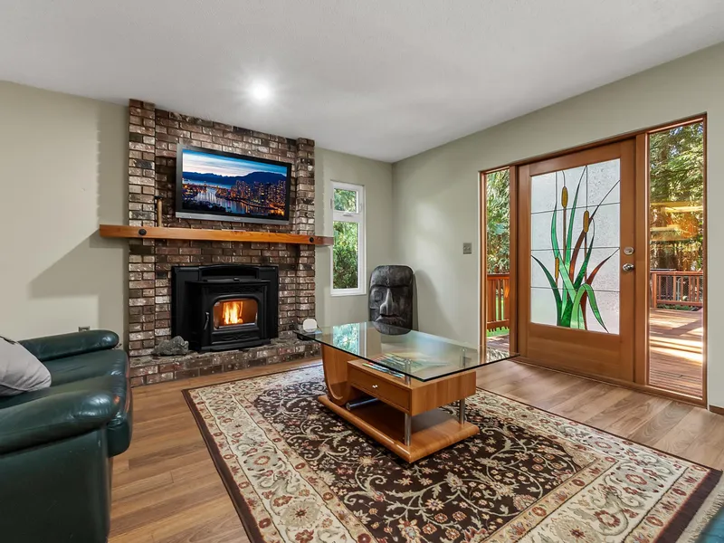 1833 133A STREET - photo 2 of 25