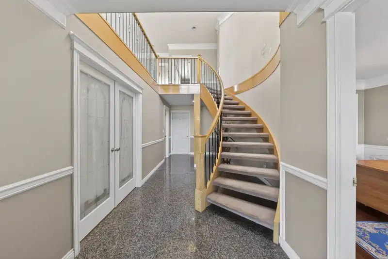 8800 FRANCIS ROAD - photo 4 of 40