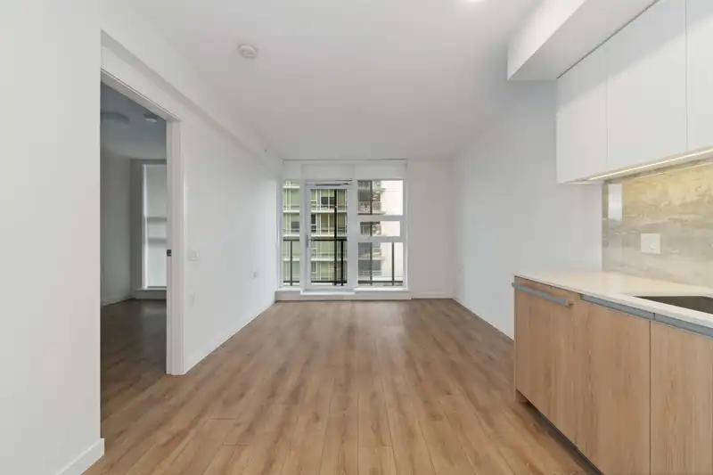 601 6655 BUSWELL STREET - photo 4 of 22