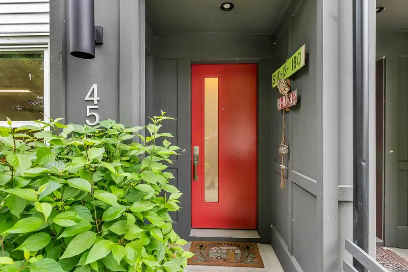45 17555 57A AVENUE - photo 4 of 40
