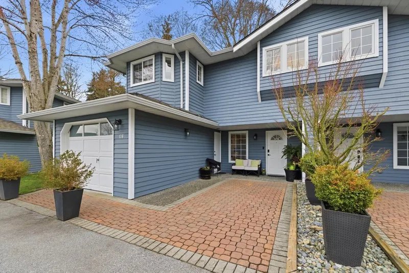 136 16335 14 AVENUE - photo 2 of 25