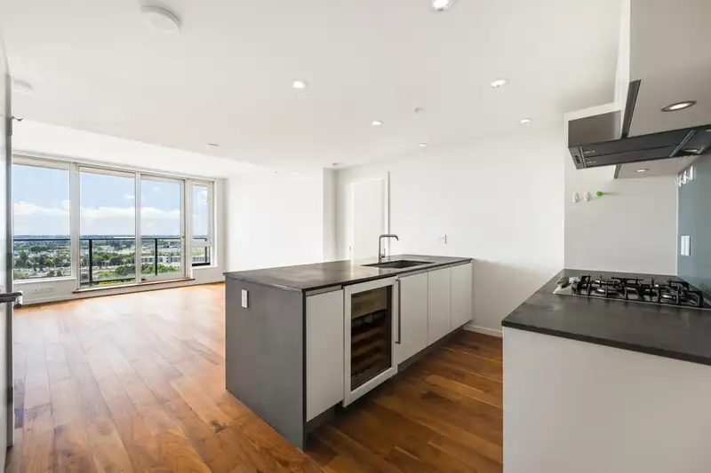 1705 8588 CORNISH STREET - photo 3 of 22