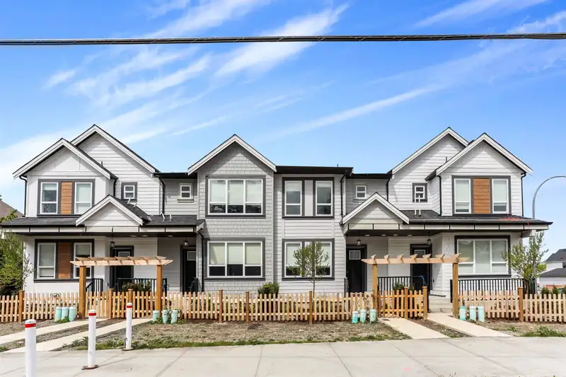 20959 83 AVENUE - photo 1 of 30