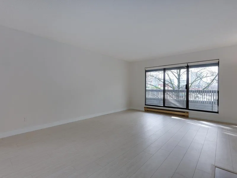 306 8400 ACKROYD ROAD - photo 3 of 25