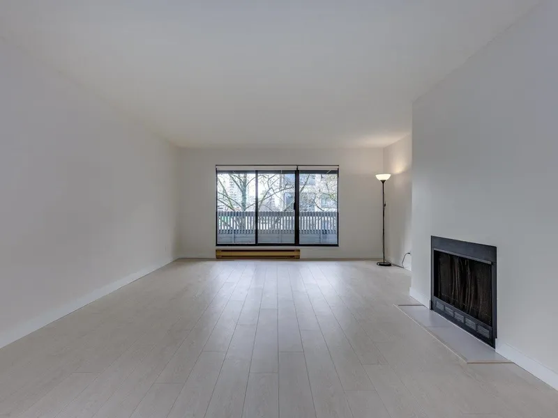 306 8400 ACKROYD ROAD - photo 4 of 25