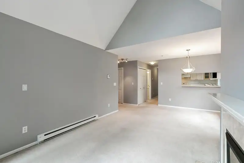 304 855 W 16TH STREET - photo 4 of 23