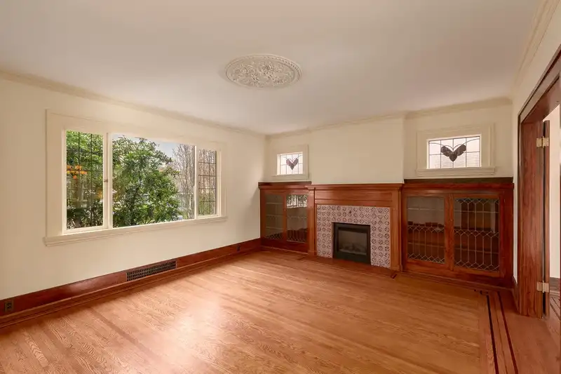 4638 W 11TH AVENUE - photo 2 of 37