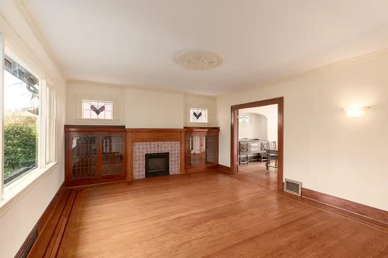 4638 W 11TH AVENUE - photo 3 of 37
