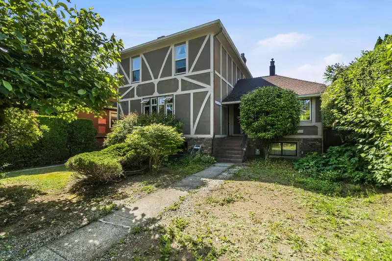 205 FOURTH AVENUE - photo 1 of 36