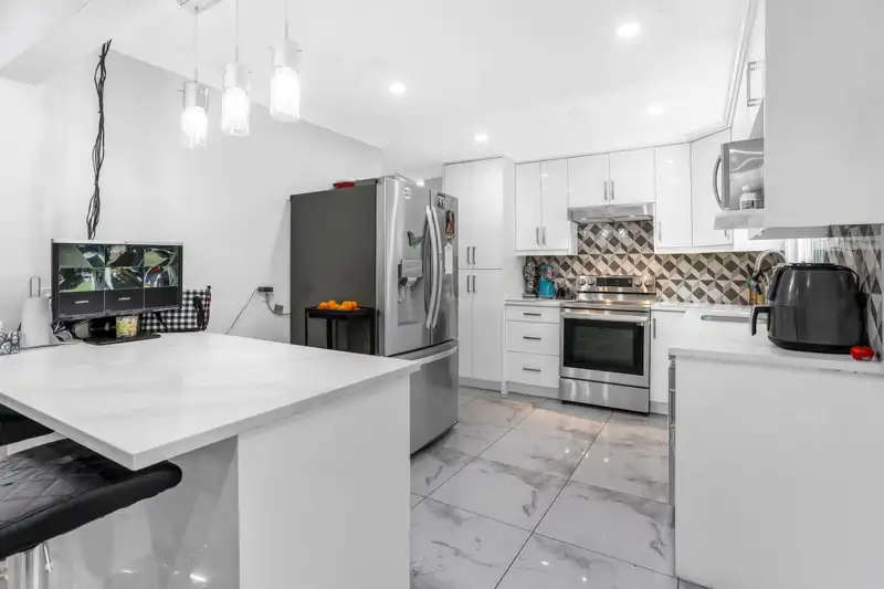 7463 TODD CRESCENT - photo 1 of 17