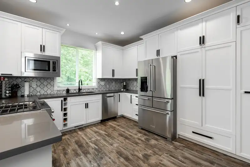 6252 167A STREET - photo 2 of 39