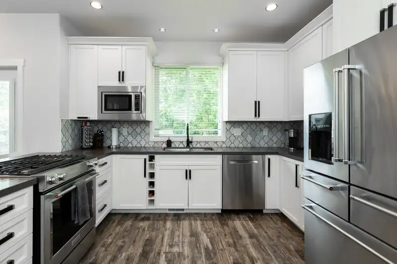 6252 167A STREET - photo 4 of 39