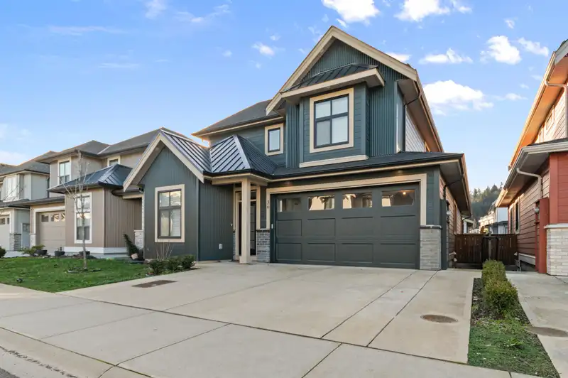 36 46211 PROMONTORY ROAD - photo 2 of 40