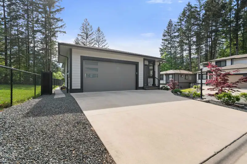 13 21196 KETTLE VALLEY ROAD - photo 2 of 40