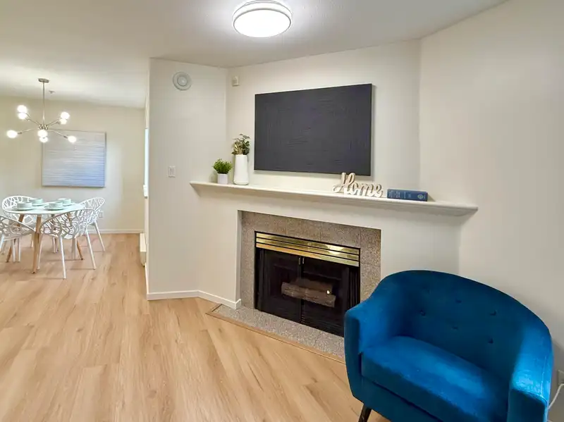101 3638 RAE AVENUE - photo 4 of 25