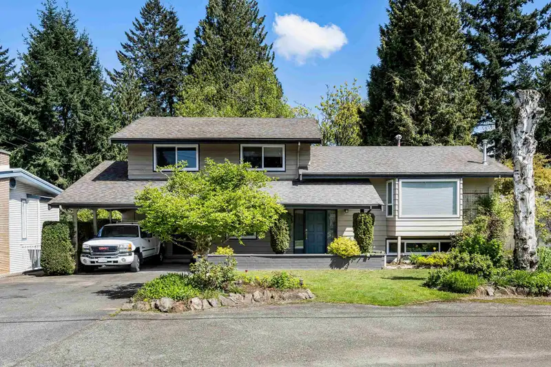 2396 FARRANT CRESCENT - photo 1 of 40