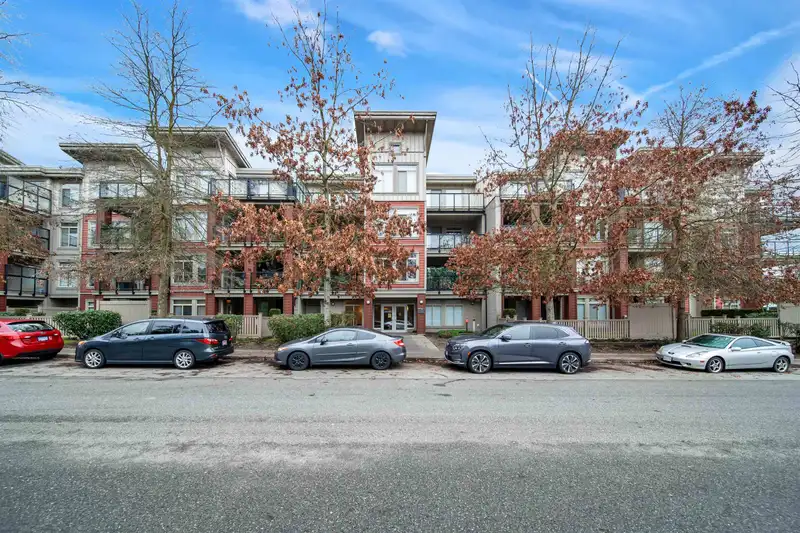 419 15385 101A AVENUE - photo 1 of 30