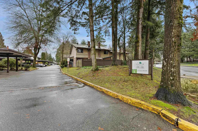 146 7470 138 STREET - photo 3 of 15