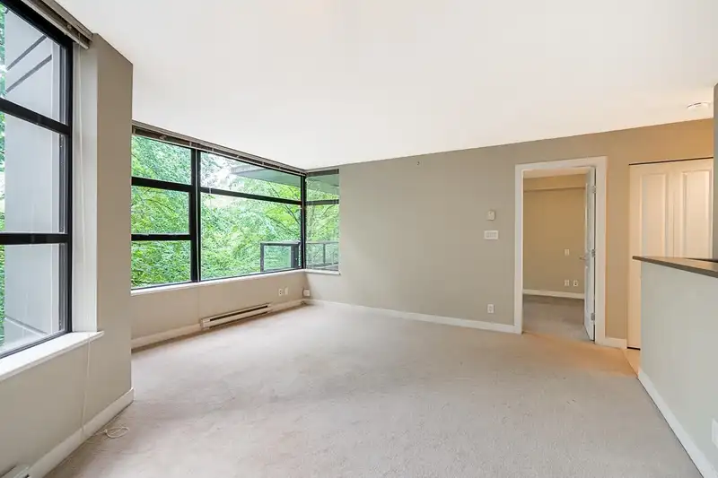309 5380 OBEN STREET - photo 2 of 33