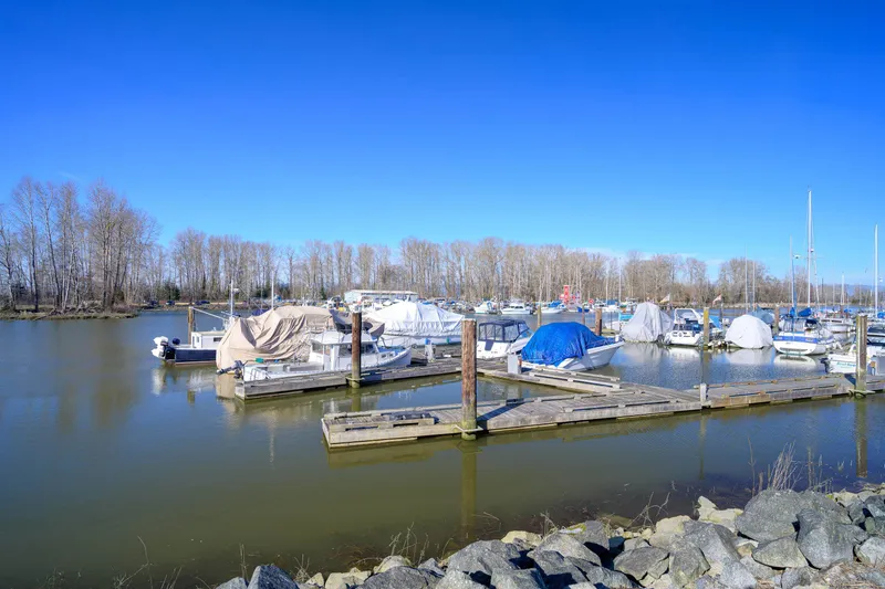 110 4803 48 AVENUE - photo 1 of 25