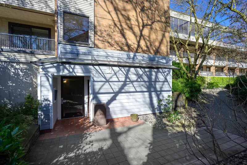 110 4803 48 AVENUE - photo 4 of 25