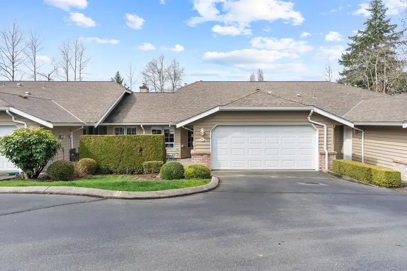 31 21848 50 AVENUE - photo 2 of 40