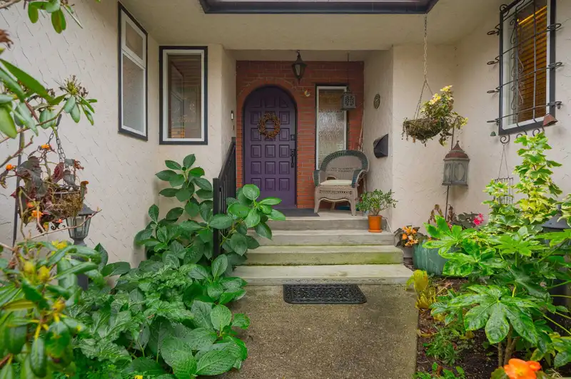 5495 BAKERVIEW DRIVE - photo 4 of 35