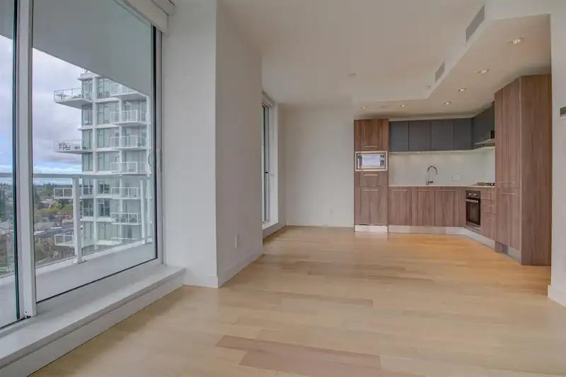 1209 2220 KINGSWAY - photo 3 of 20