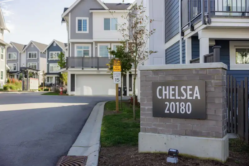 73 20180 84 AVENUE - photo 1 of 34