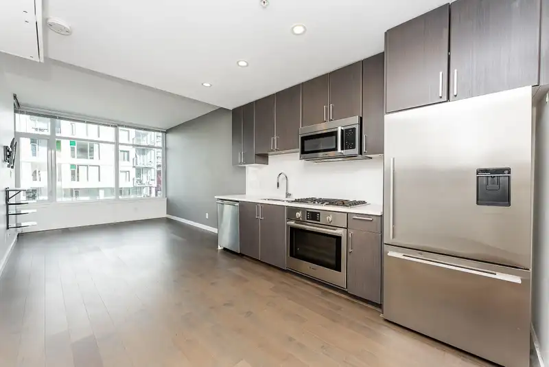 501 38 W 1ST AVENUE - photo 2 of 30